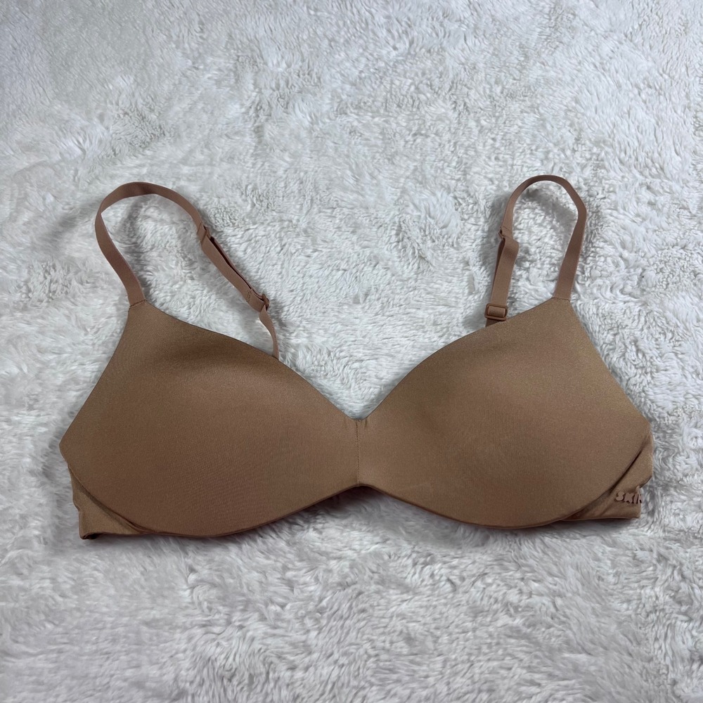 SKIMS Wireless Form Push Up Smooth T-shirt Bra in Tan Nude 34A